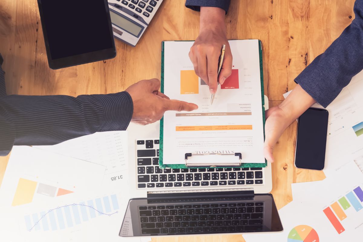 soc 2 type ii audit in india - consultant advising a client during a compliance engagement